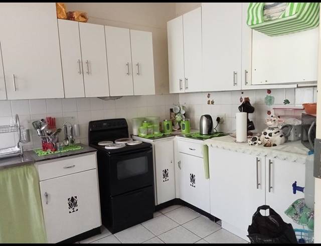 2 BEDROOM APARTMENT FOR SALE IN VANDERBIJLPARK CW 2
